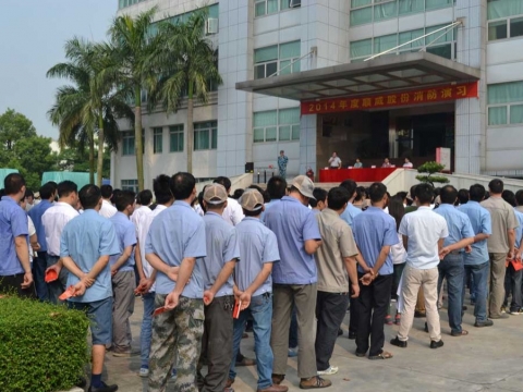 踐行安全生產(chǎn)標(biāo)準(zhǔn)，開(kāi)展秋季消防演練